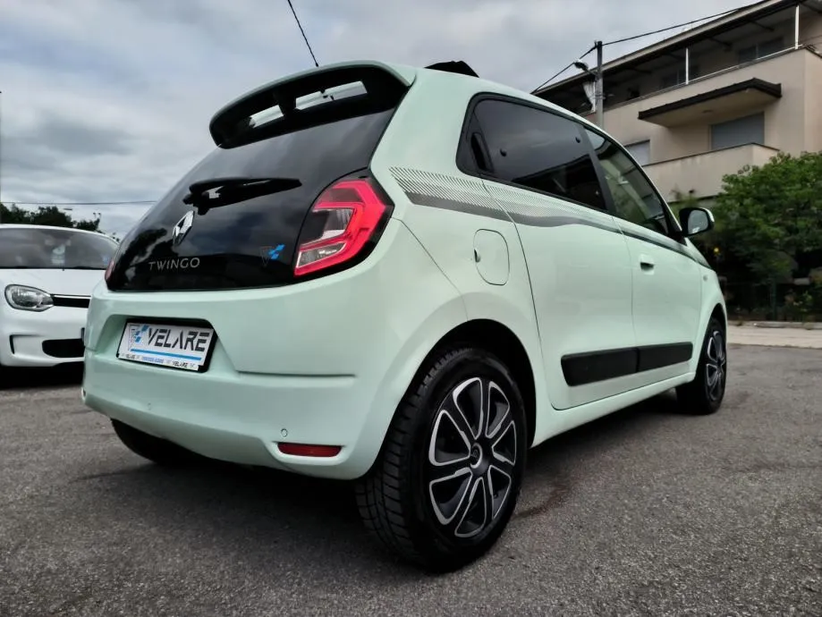 renault twingo 1.0 limited, el. krov, servisna, jamstvo, reg. 1 godinu - slika 11