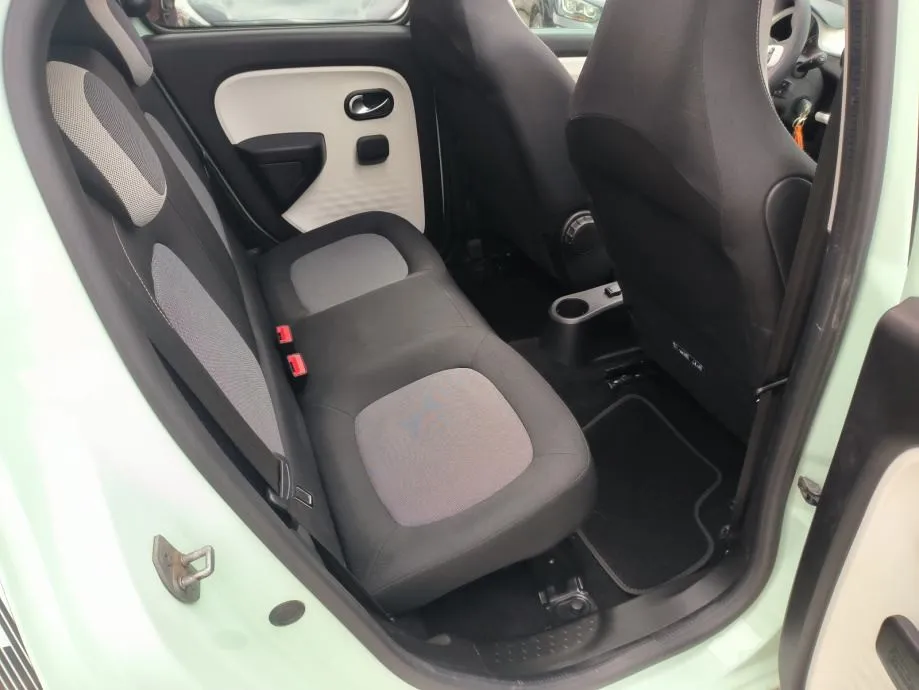 renault twingo 1.0 limited, el. krov, servisna, jamstvo, reg. 1 godinu - slika 16