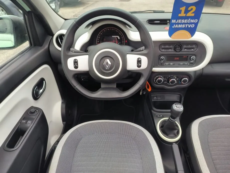 renault twingo 1.0 limited, el. krov, servisna, jamstvo, reg. 1 godinu - slika 13