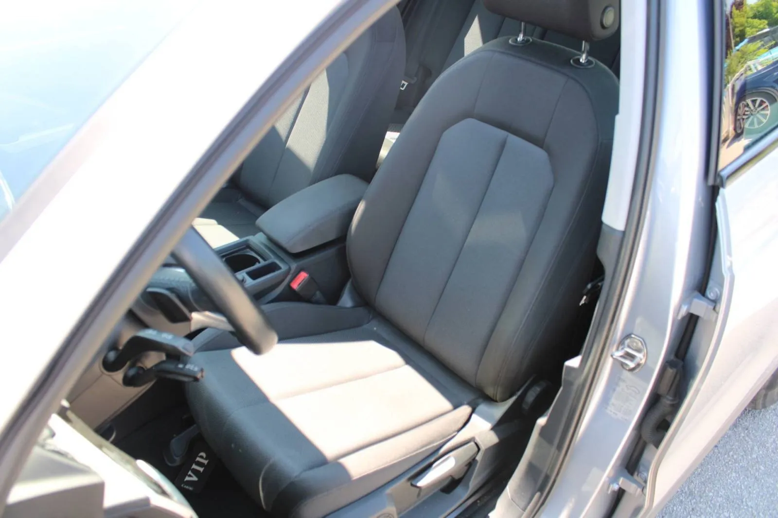 audi q3 35 tfsi automatik *panorama, led, navigacija, kamera* - slika 9