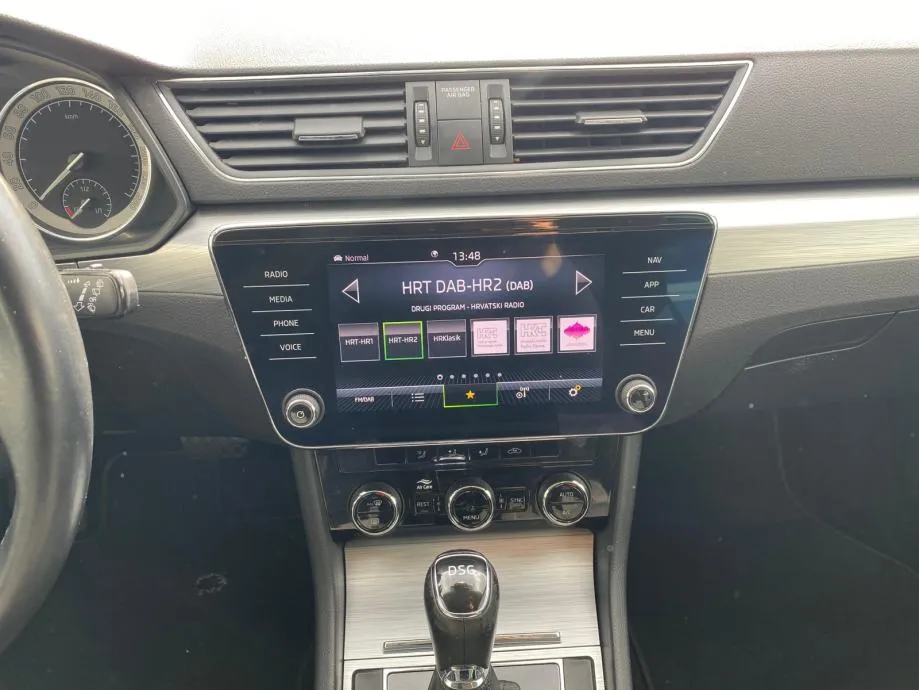 škoda superb combi 1,4 tsi plug-in hybrid executive dsg 4xgarancije - slika 16