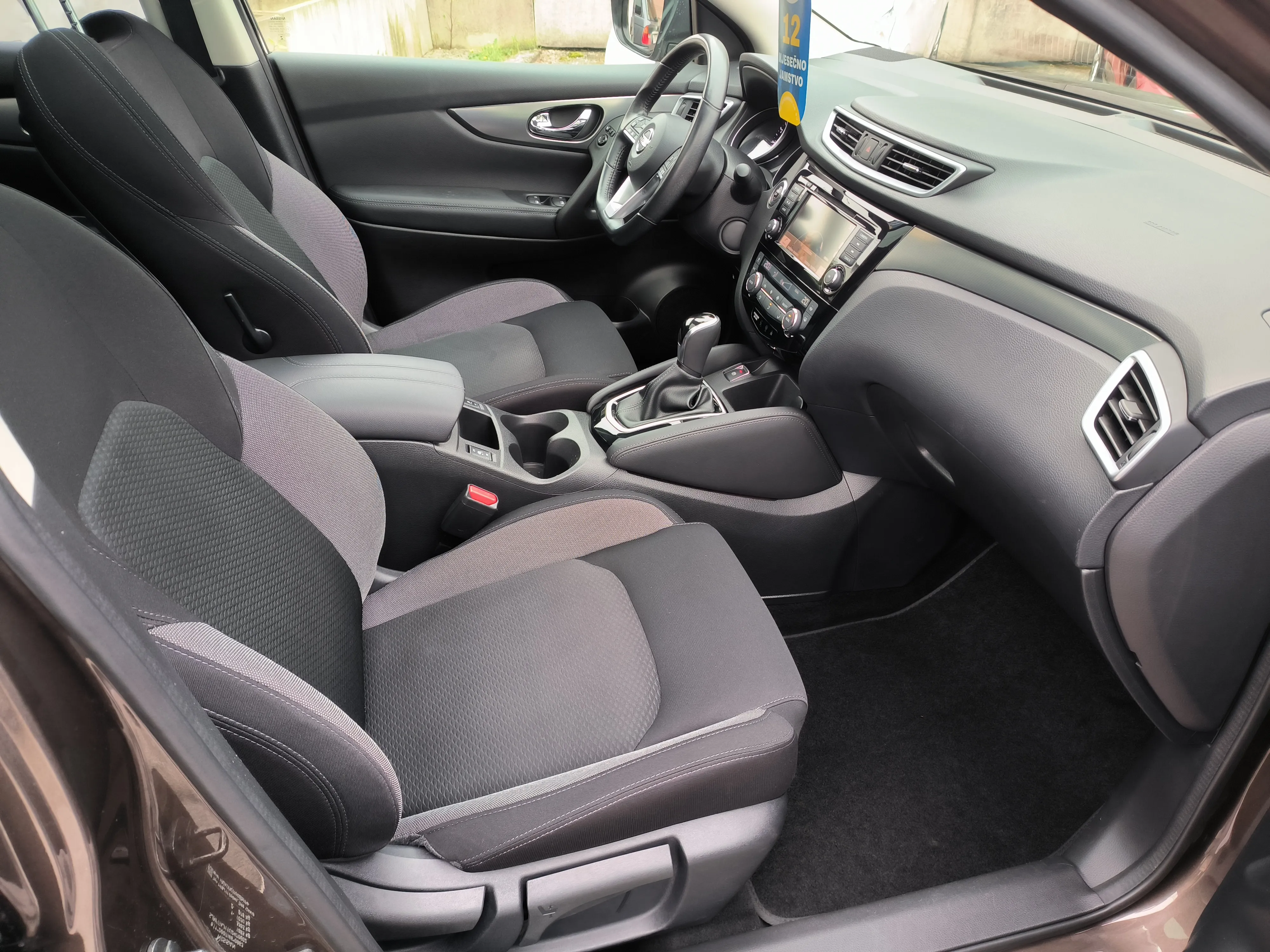 nissan qashqai 1,3 dig-t 160ks, automatik, servisna, jamstvo, reg. 1 g - slika 13
