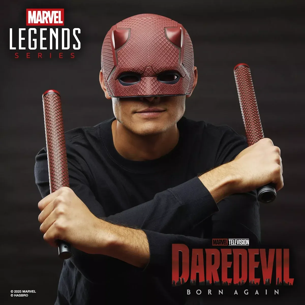 marvel legends series: daredevil mask + billy club replica - slika 4
