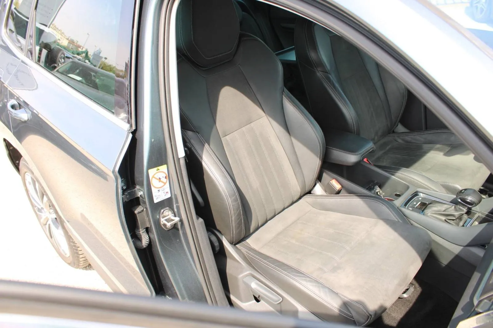 škoda karoq 1.6 tdi dsg style *led, navigacija, kamera* - slika 13