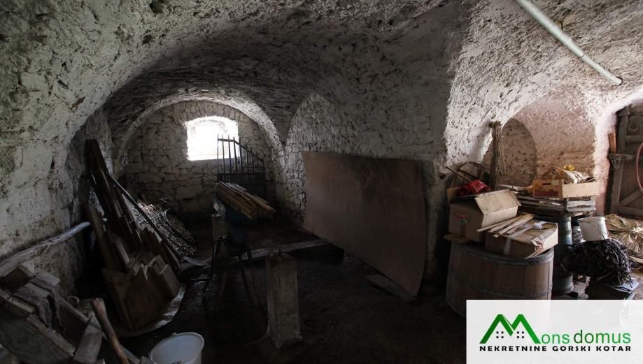 stara kuća na krasnim, voltanim podrumima (prodaja) - slika 13
