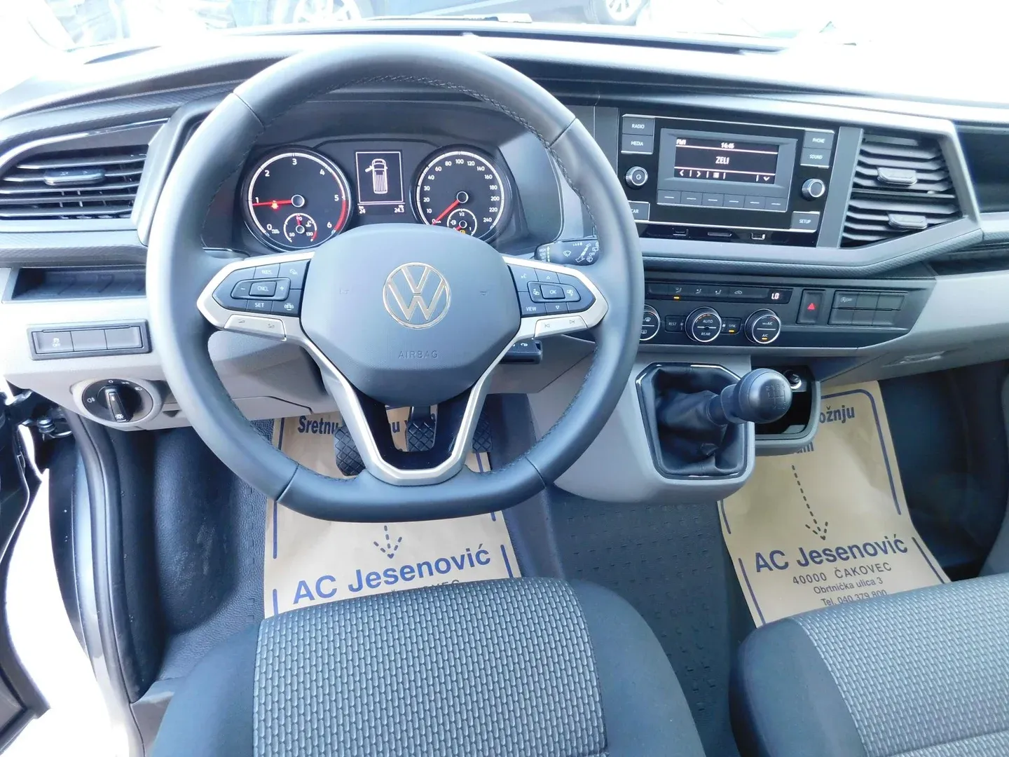 11020 vw caravelle trendline 2.0 tdi - slika 9