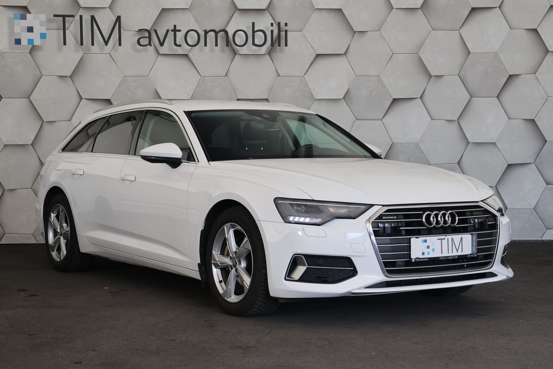 audi a6 avant 40tdi quattro s-tronic sport 204ks webasto kamera - slika 2