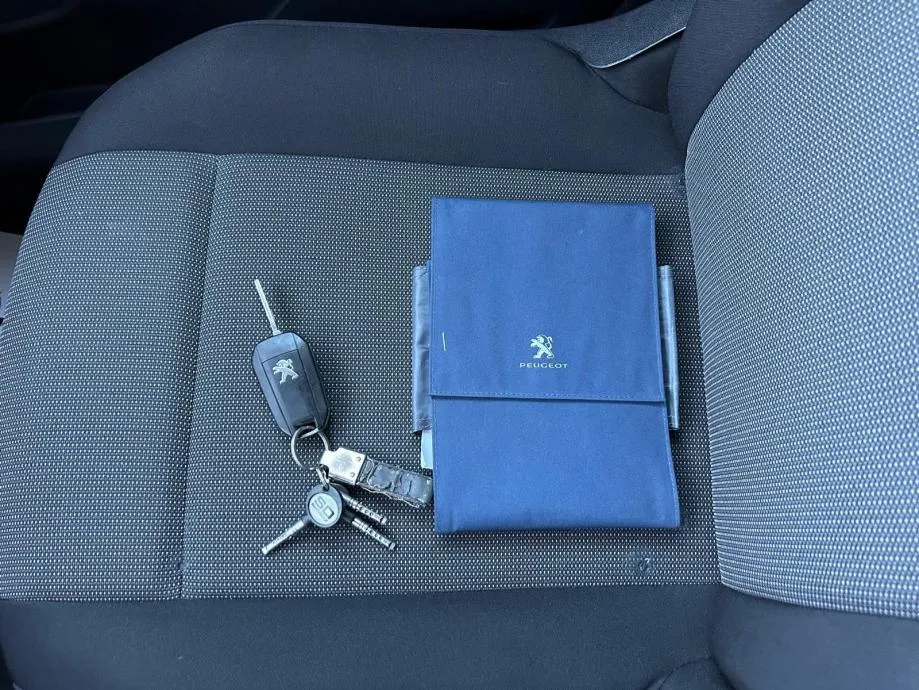 peugeot partner 1.2 - n1 - 2021 - 120000km - kamera - navi - tempomat! - slika 19