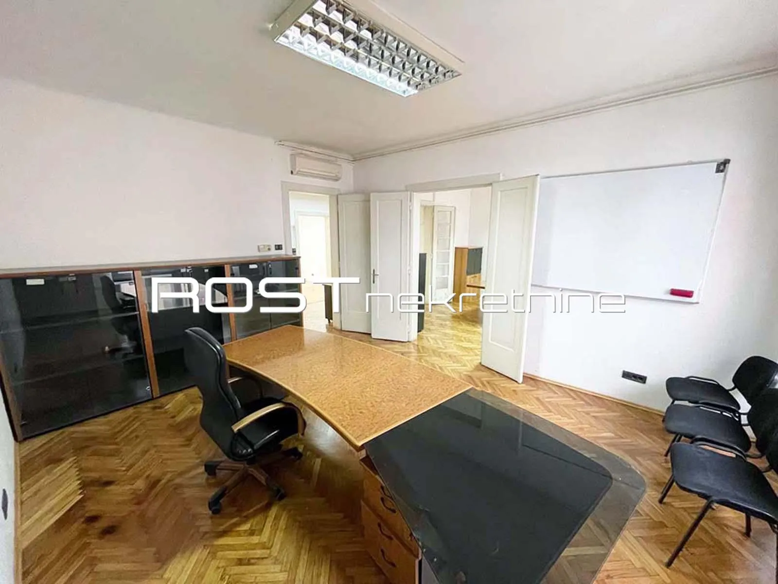 centar - laginjina - 76 m2, 4-sobni + balkon - namješten - novouređeni - slika 8