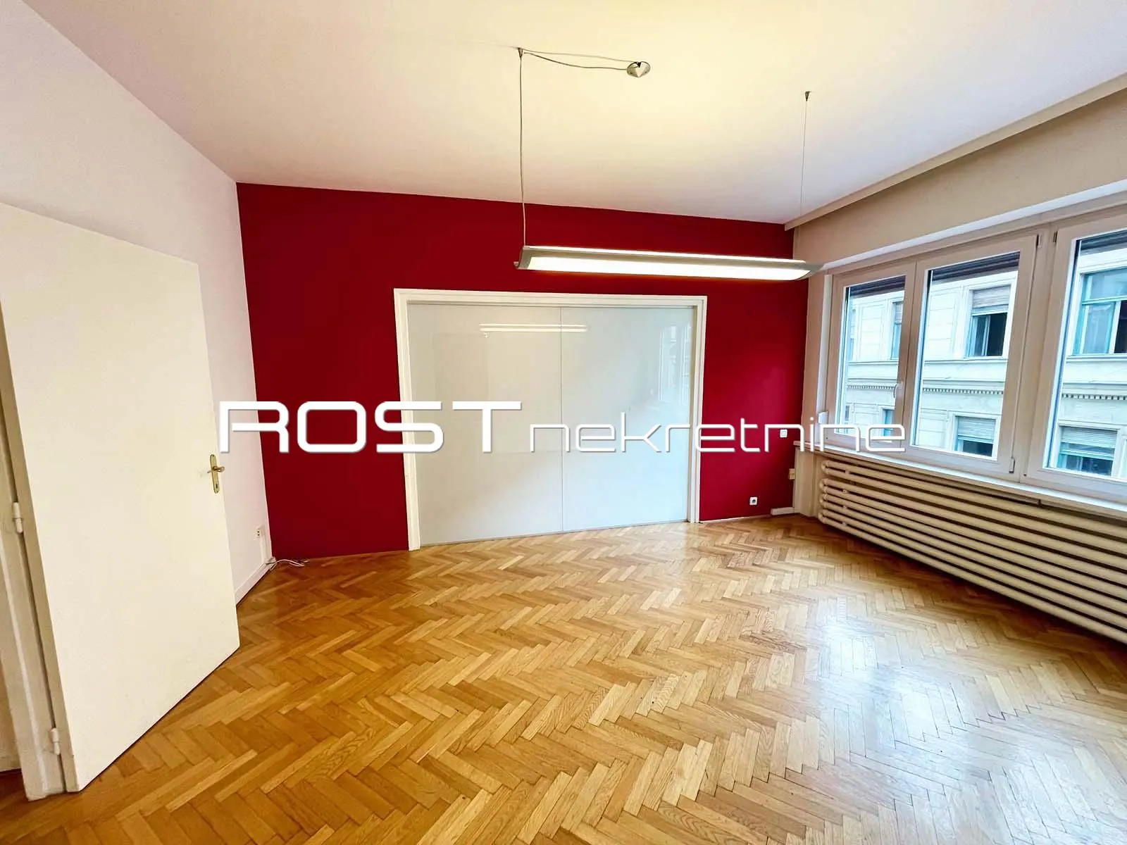 trg bana jelačića - 100 m2, 4-sobni + balkon - nenamješteni ured - slika 9
