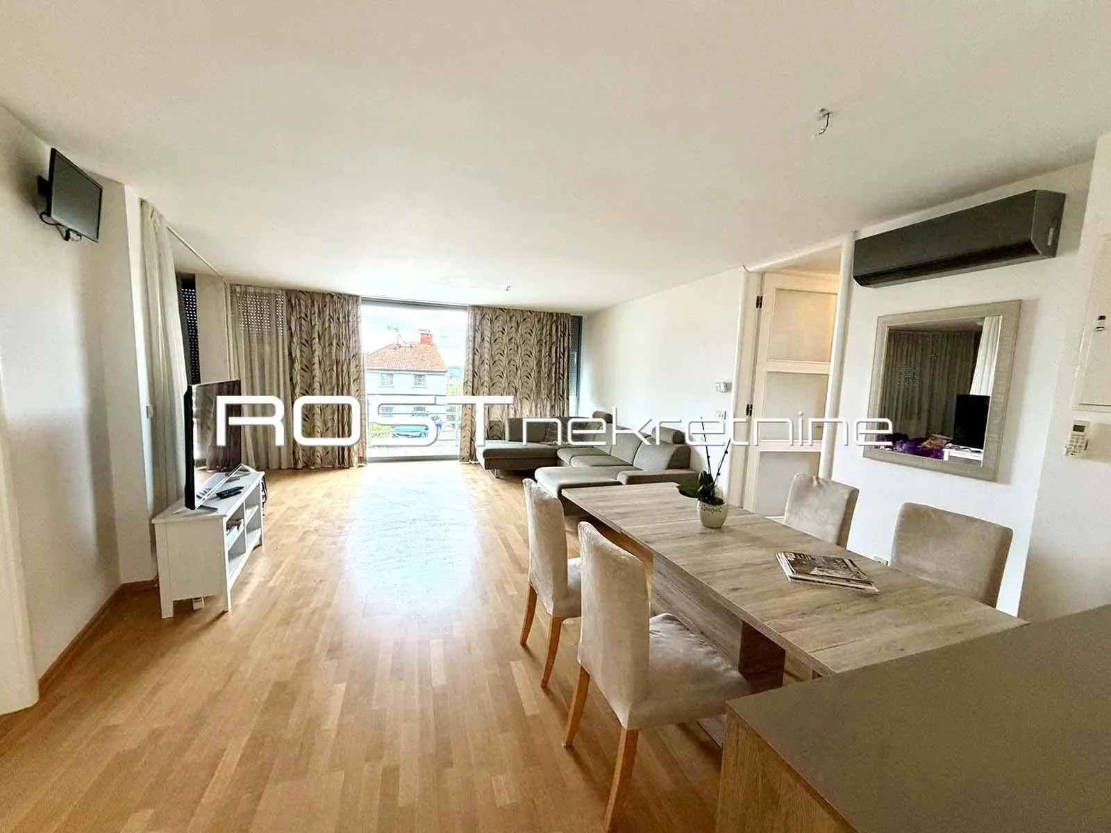 ŠESTINE - 196 m2, 4-sobni + 2 TERASE + GARAŽA - atraktivna urbana vila - Zagreb