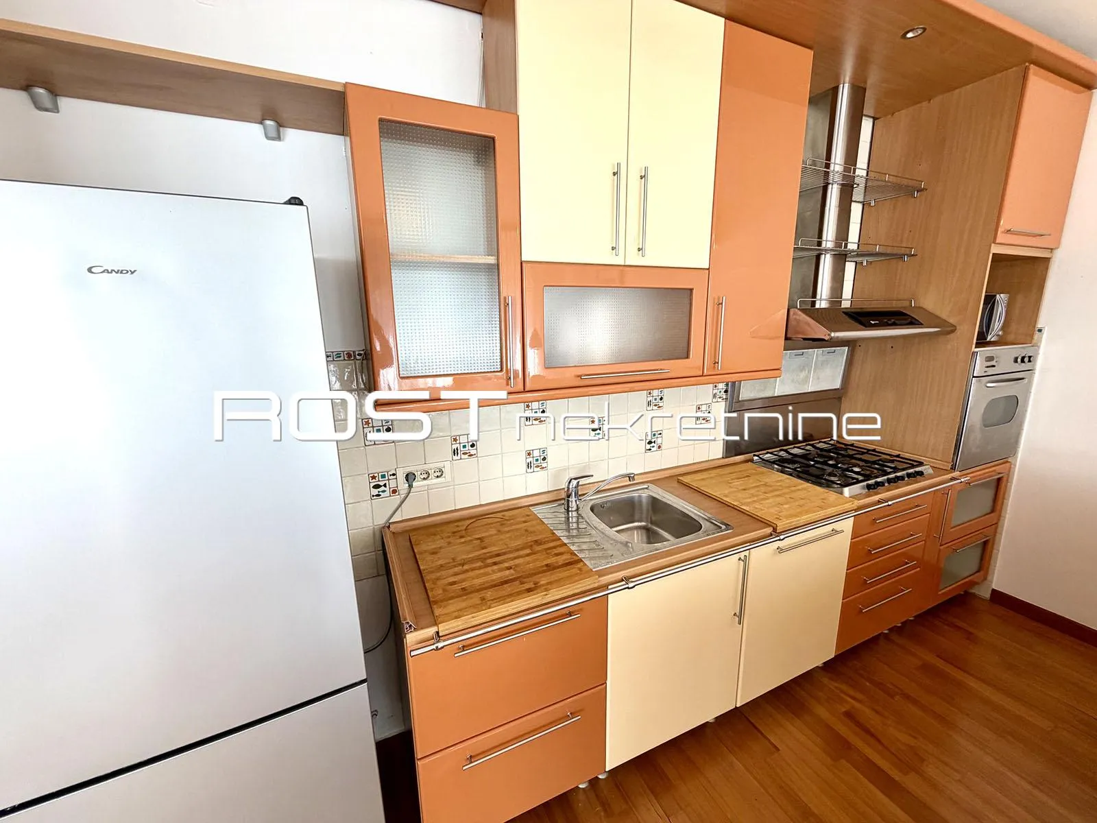 centar - savska cesta - 70 m2, 3-sobni + balkon - atraktivni - slika 12