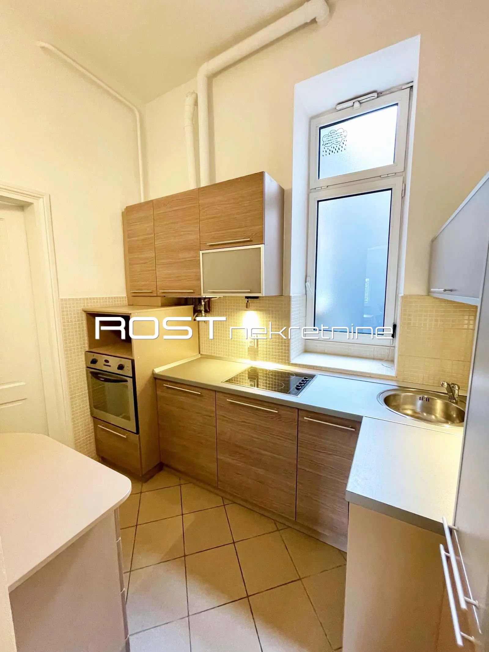 centar - trg petra svačića - 97 m2, 4-sobni + balkon - sve novo - slika 23