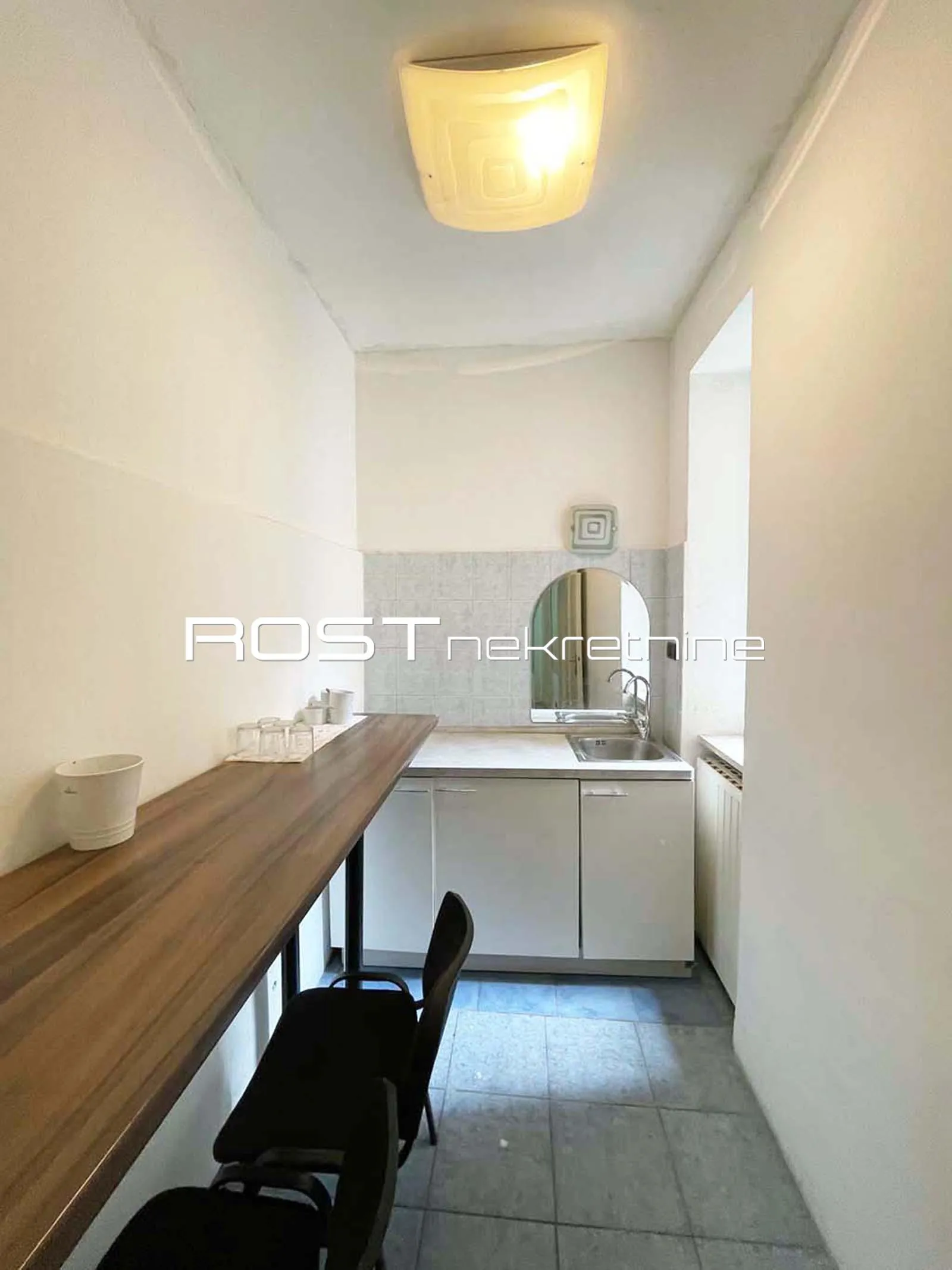 centar - laginjina - 76 m2, 4-sobni + balkon - namješten - novouređeni - slika 14