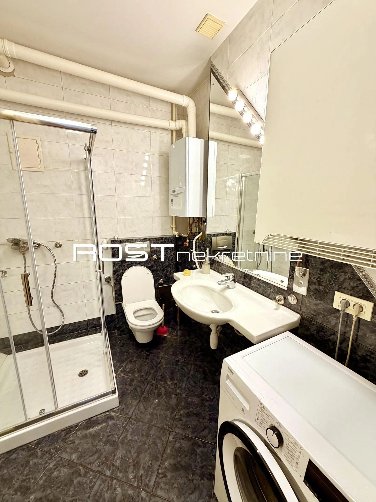 centar - savska cesta - 70 m2, 3-sobni + balkon - atraktivni - slika 21