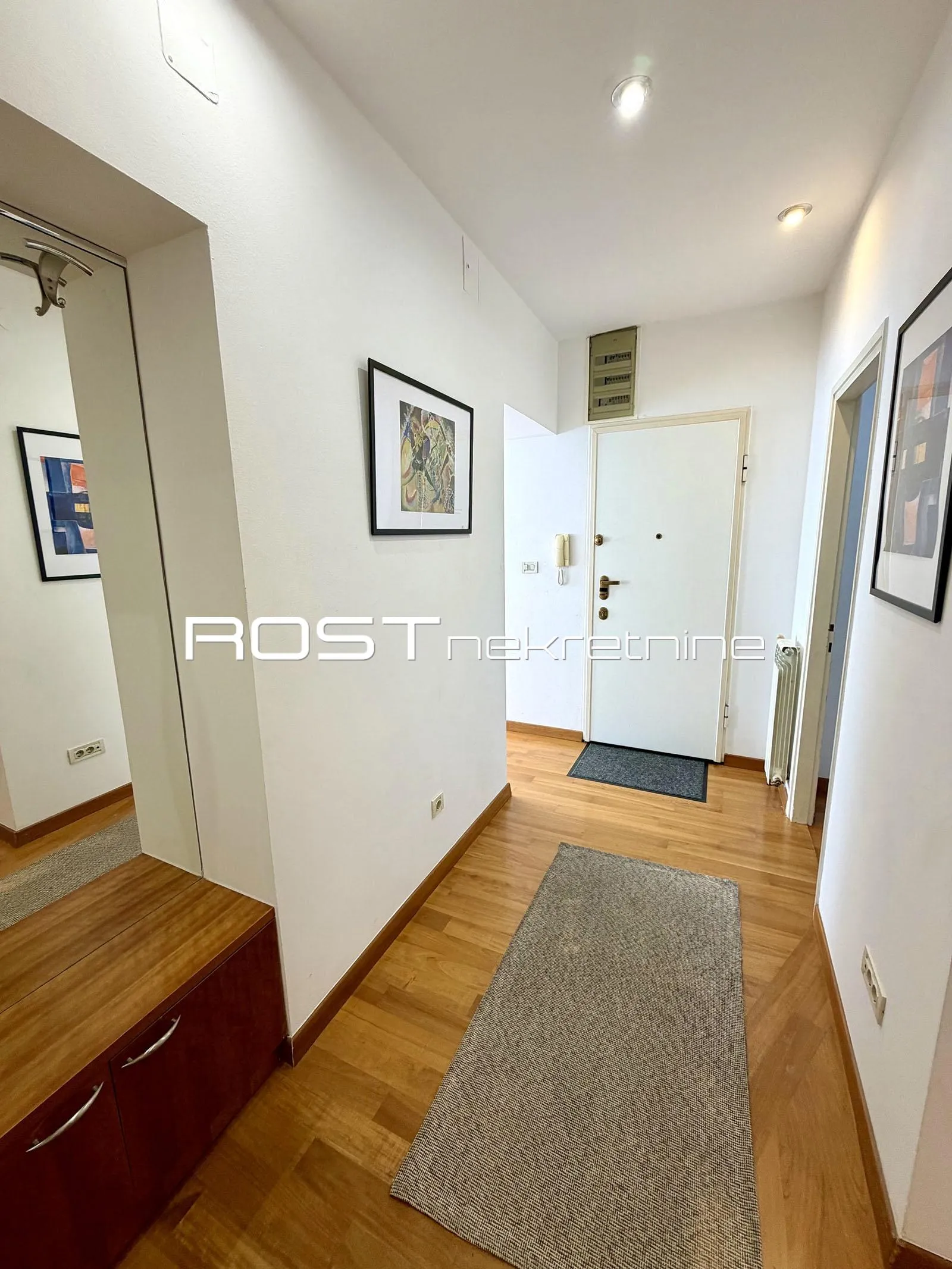 centar - savska cesta - 70 m2, 3-sobni + balkon - atraktivni - slika 26