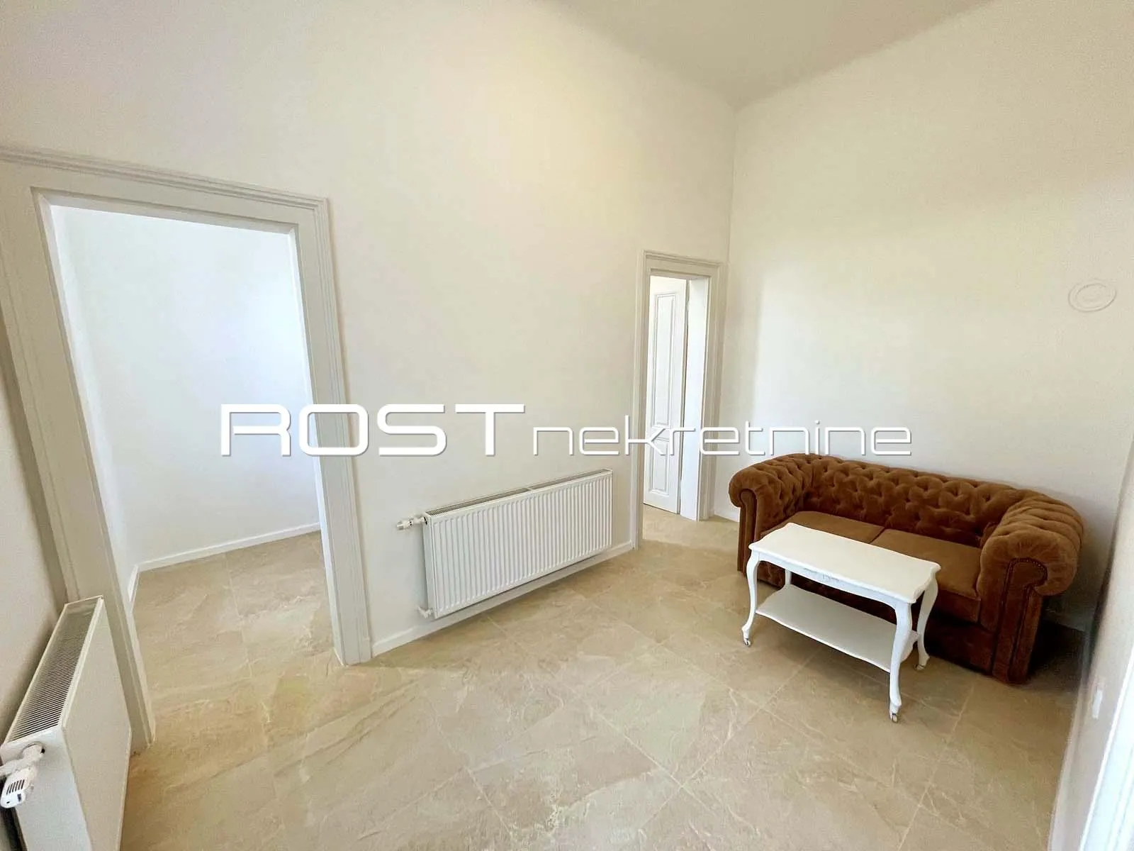 centar - trg petra svačića - 97 m2, 4-sobni + balkon - sve novo - slika 16