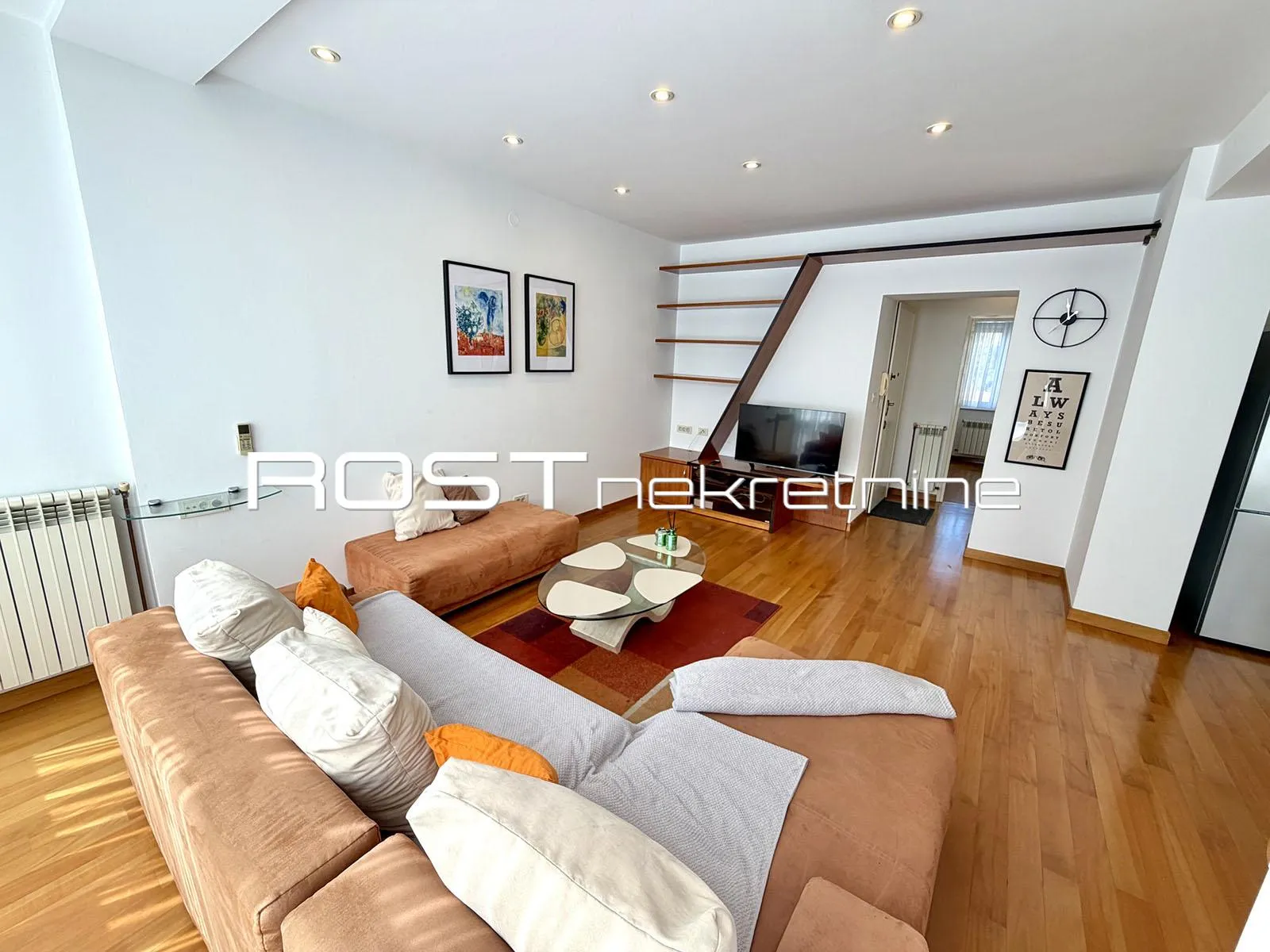 centar - savska cesta - 70 m2, 3-sobni + balkon - atraktivni - slika 2