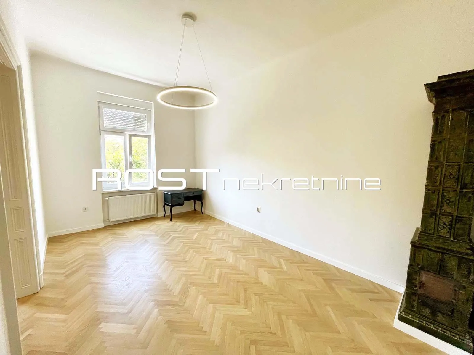 centar - trg petra svačića - 97 m2, 4-sobni + balkon - sve novo - slika 10