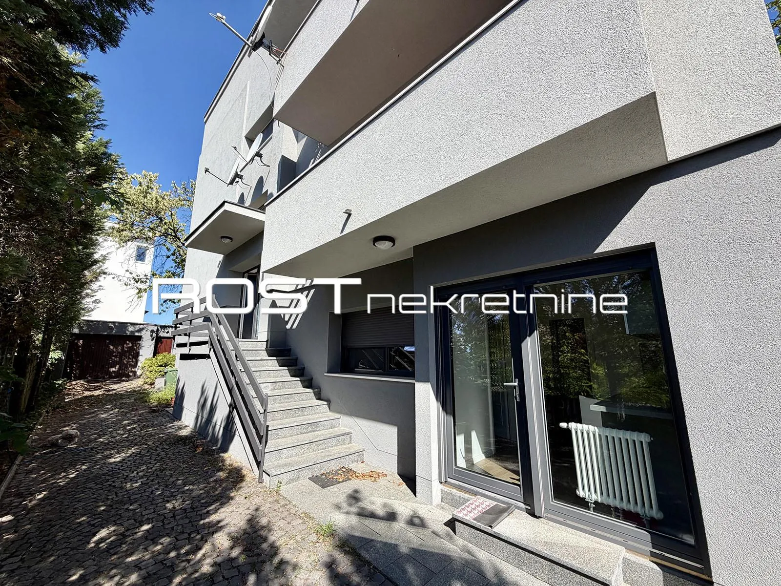 ŠALATA - 160 m2, 4-sobni + 4 BALKONA + GARAŽA + 3 PARKINGA - lux - Zagreb
