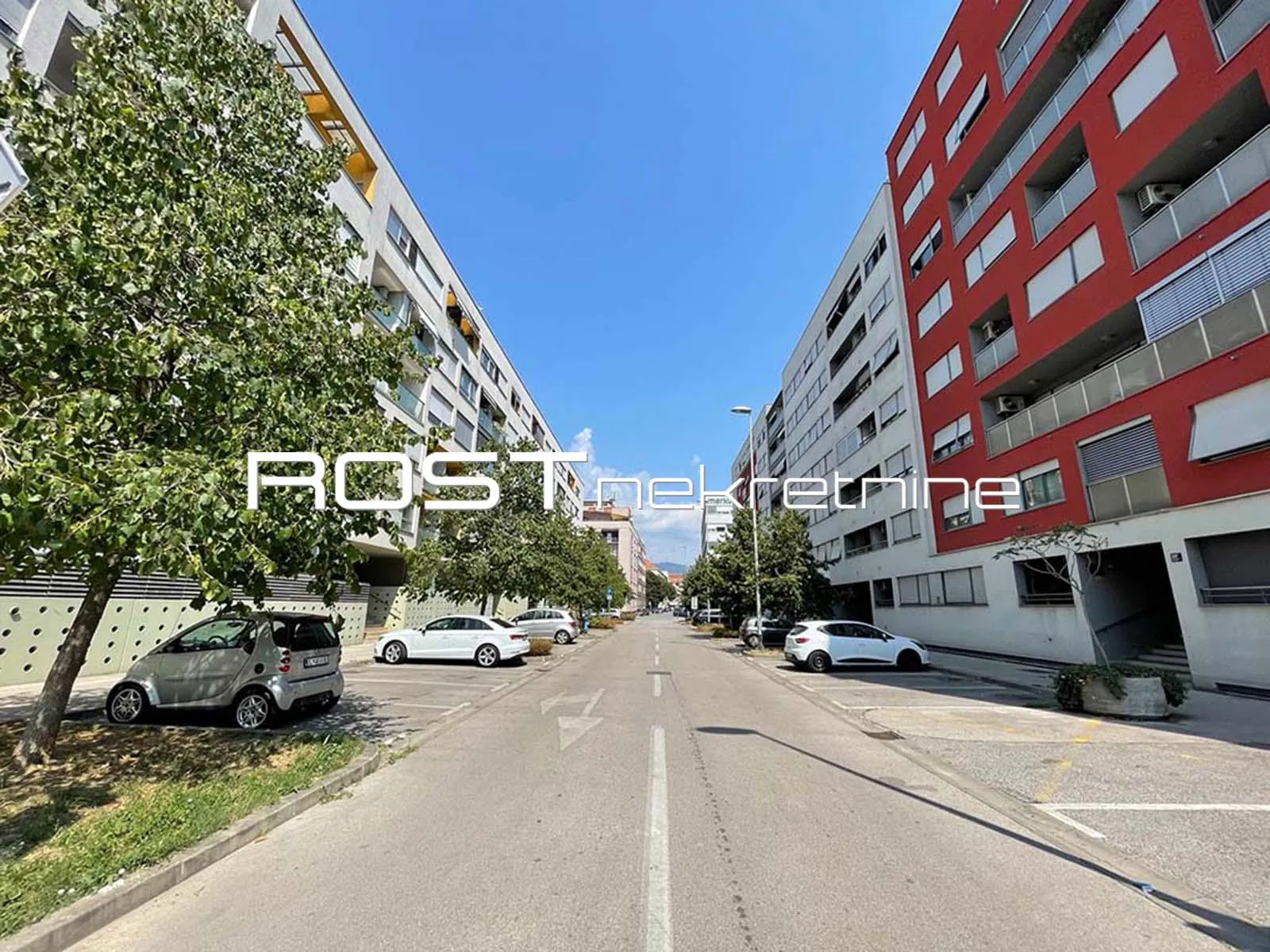 CENTAR ZVONIMIR - LJ. Posavskog - 47 m2, 2-sobni + GARAŽA - luksuzni - Zagreb