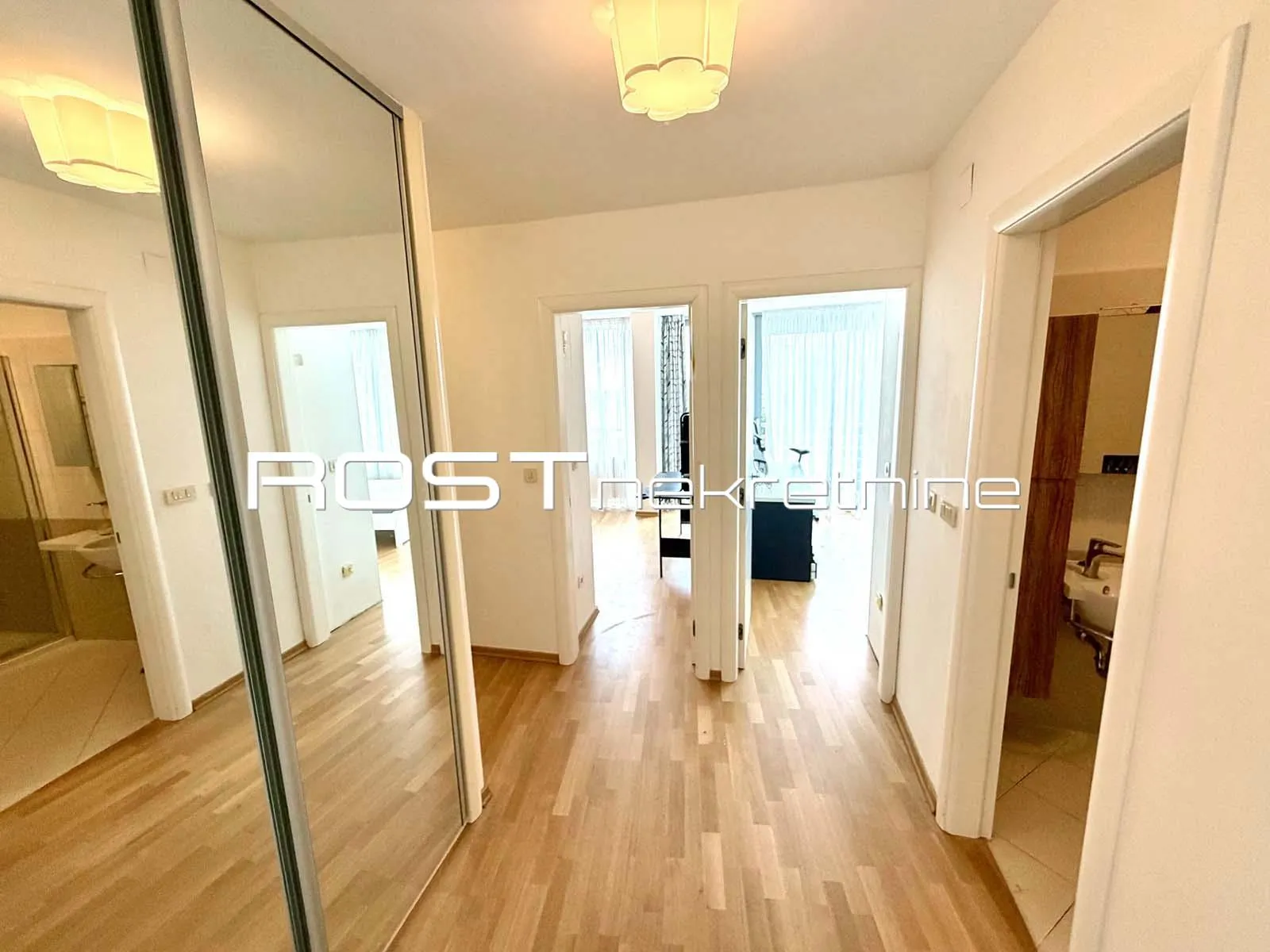 šestine - 196 m2, 4-sobni + 2 terase + garaža - atraktivna urbana vila - slika 8