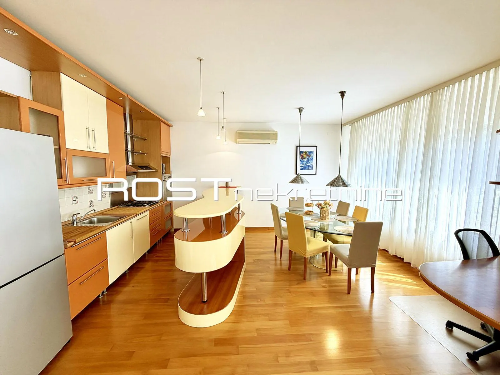centar - savska cesta - 70 m2, 3-sobni + balkon - atraktivni - slika 9