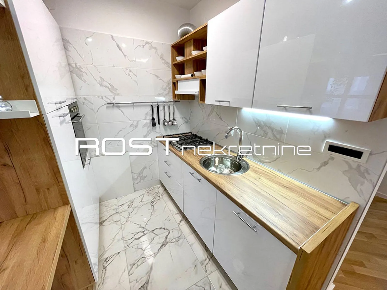 kajzerica - podbrežje - 60 m2, 3-sobni + balkon + garaža - atraktivni - slika 10