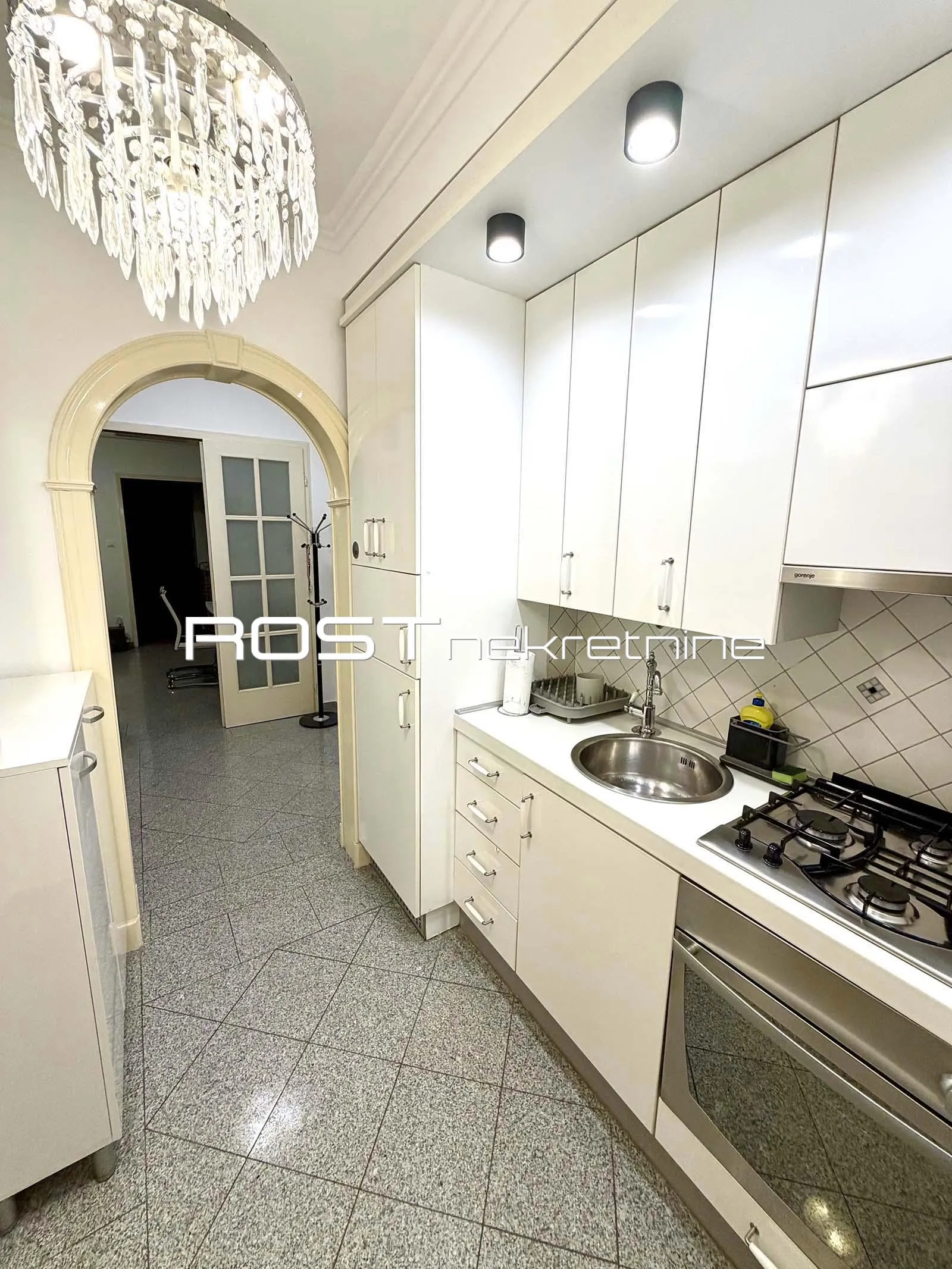 strogi centar - frankopanska - 63 m2, 3-sobni - novouređeni stan - slika 8