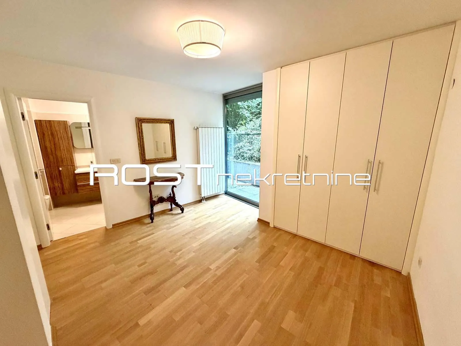 šestine - 196 m2, 4-sobni + 2 terase + garaža - atraktivna urbana vila - slika 19