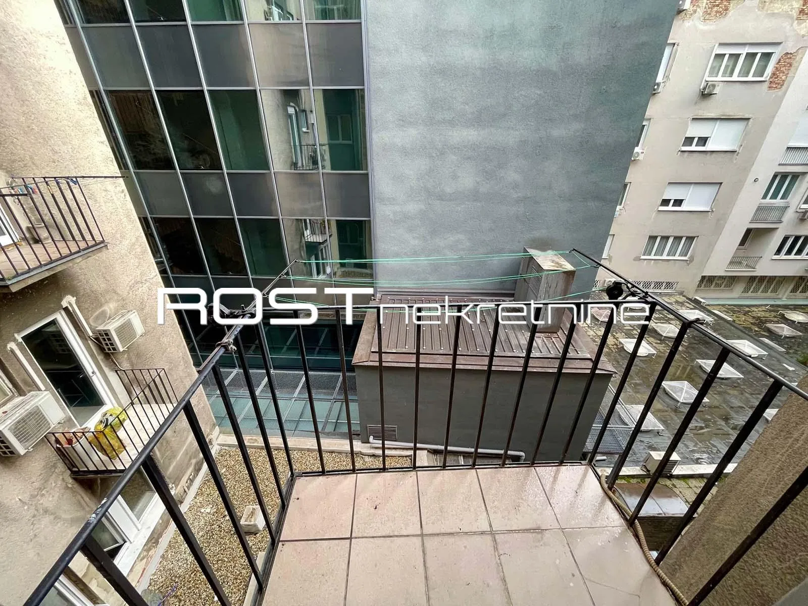 trg bana jelačića - 100 m2, 4-sobni + balkon - nenamješteni ured - slika 24