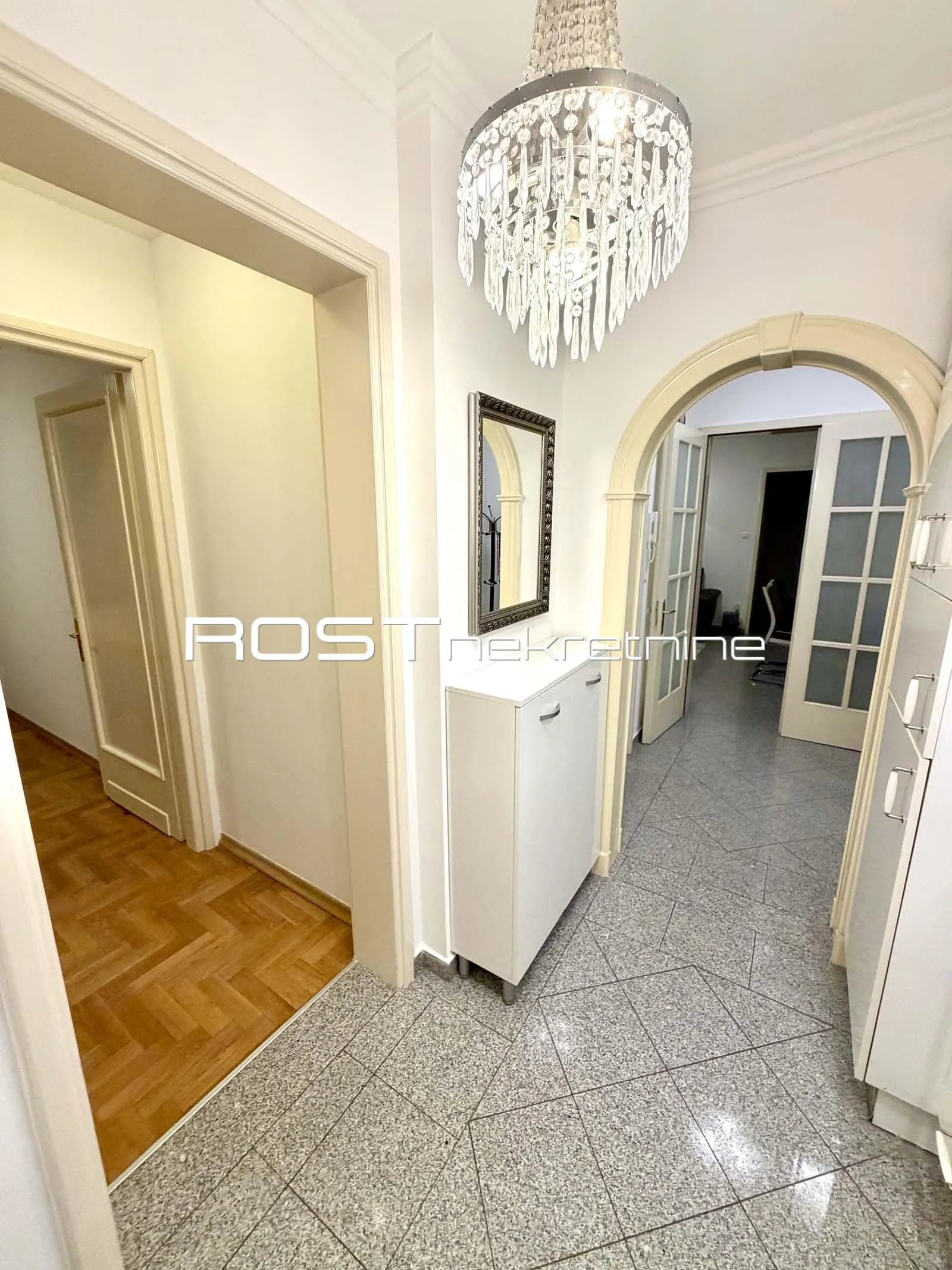 strogi centar - frankopanska - 63 m2, 3-sobni - novouređeni stan - slika 9