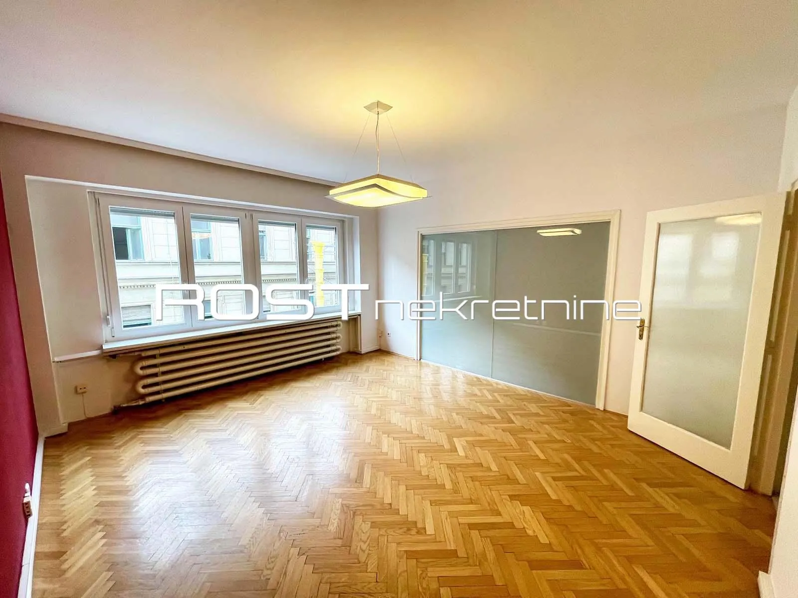 trg bana jelačića - 100 m2, 4-sobni + balkon - nenamješteni ured - slika 13