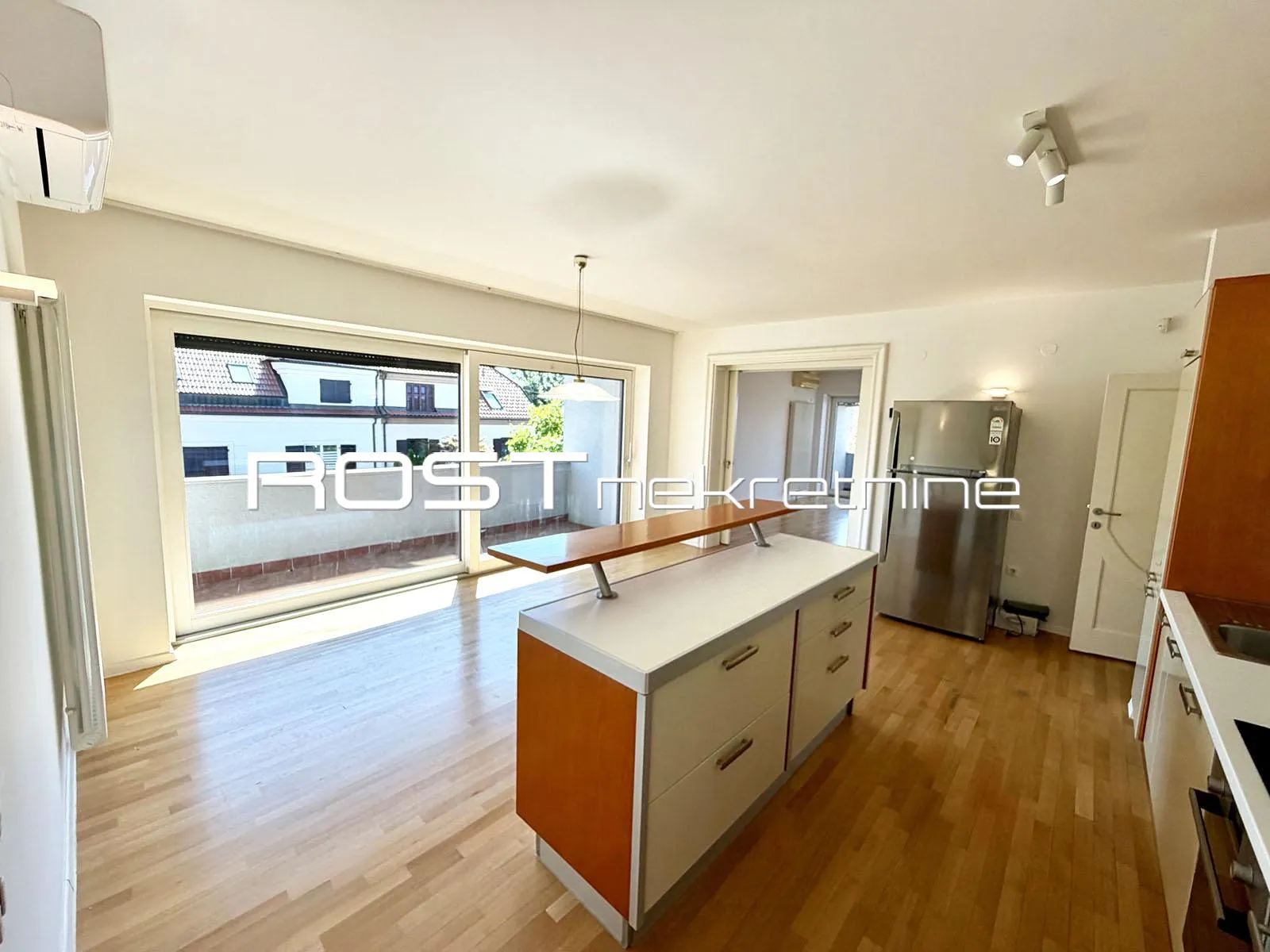 šalata - 160 m2, 4-sobni + 4 balkona + garaža + 3 parkinga - lux - slika 10