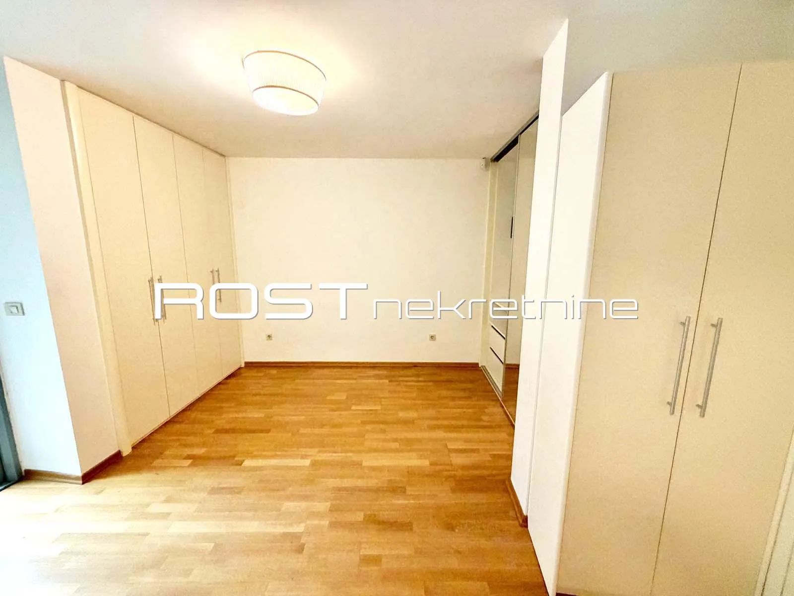 šestine - 196 m2, 4-sobni + 2 terase + garaža - atraktivna urbana vila - slika 20