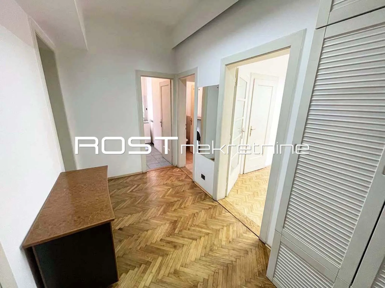 centar - laginjina - 76 m2, 4-sobni + balkon - namješten - novouređeni - slika 18