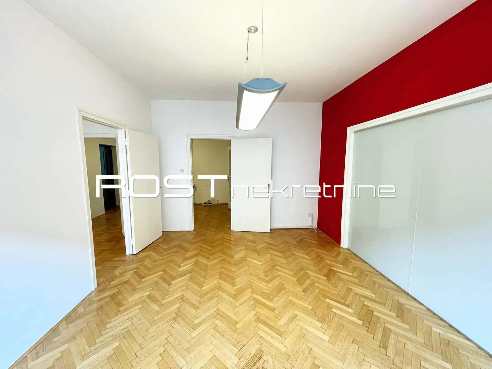 trg bana jelačića - 100 m2, 4-sobni + balkon - nenamješteni ured - slika 10