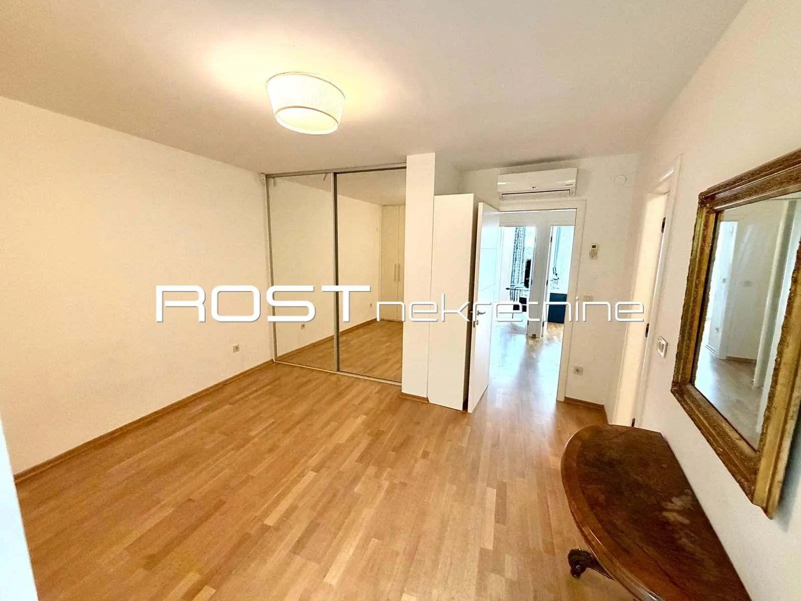 šestine - 196 m2, 4-sobni + 2 terase + garaža - atraktivna urbana vila - slika 18