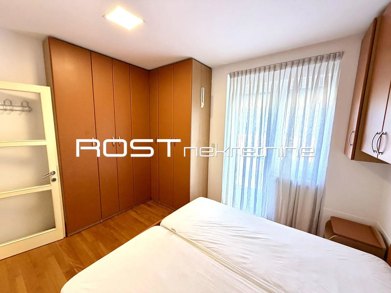 centar - savska cesta - 70 m2, 3-sobni + balkon - atraktivni - slika 17
