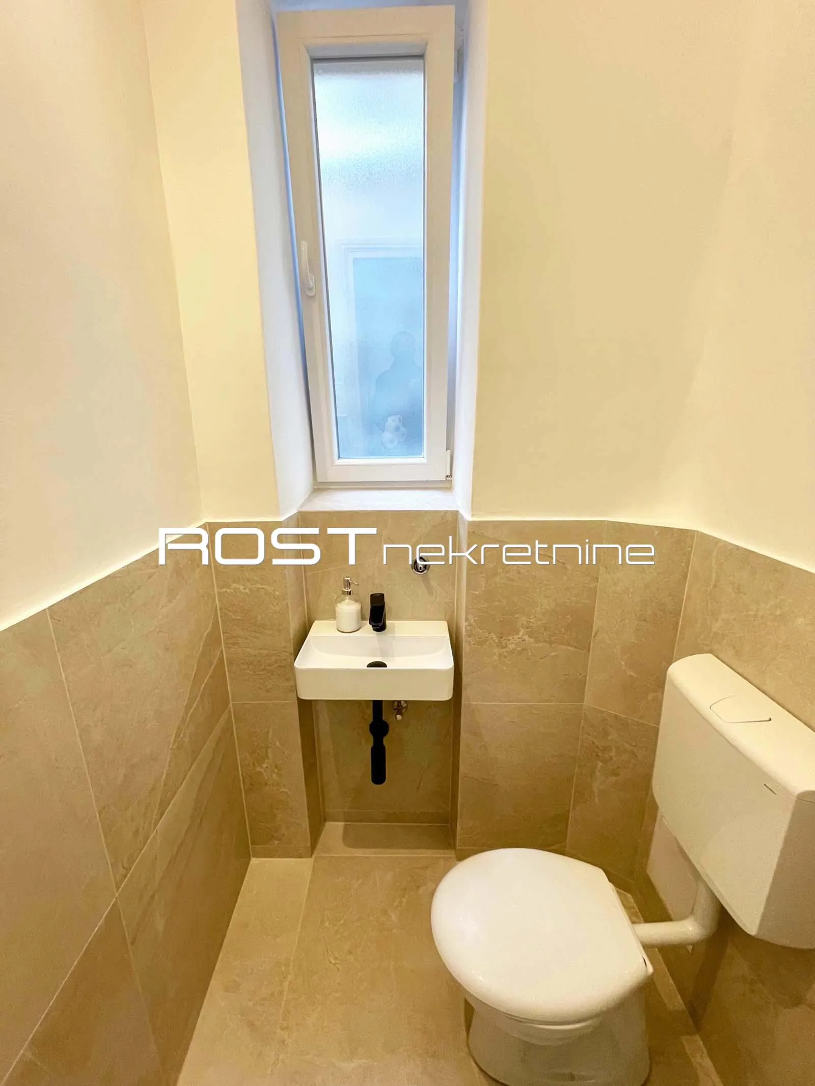 centar - trg petra svačića - 97 m2, 4-sobni + balkon - sve novo - slika 27