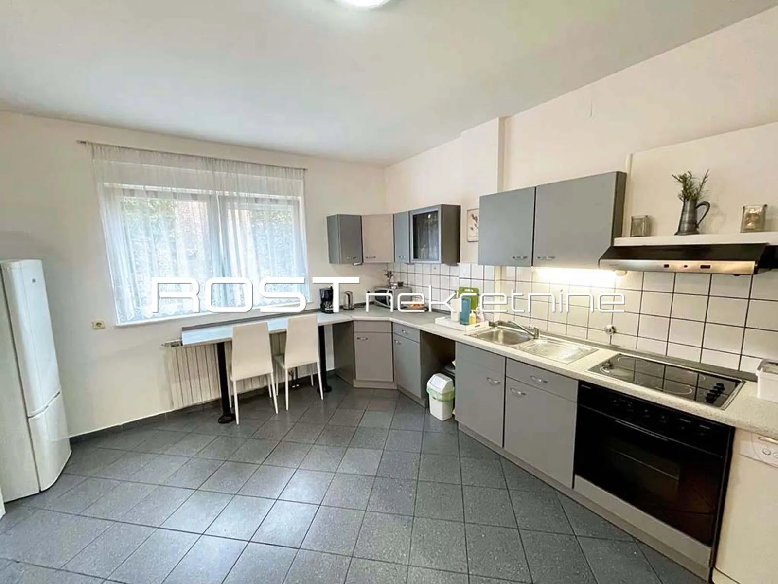 gračani - 163 m2, 3-sobni + terasa + parking - atraktivna vila - slika 10