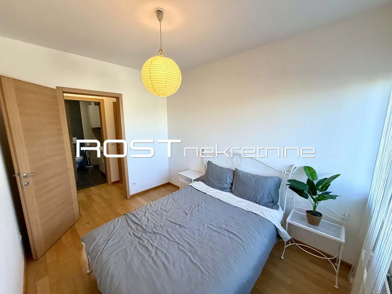 radnička - zaharova - 48 m2, 2-sobni + terasa + garaža - atraktivni - slika 14