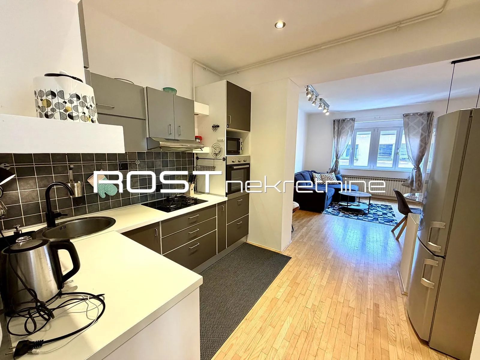 kvaternikov trg - martićeva - 50 m2, 2-sobni + balkon - luksuzni - slika 7