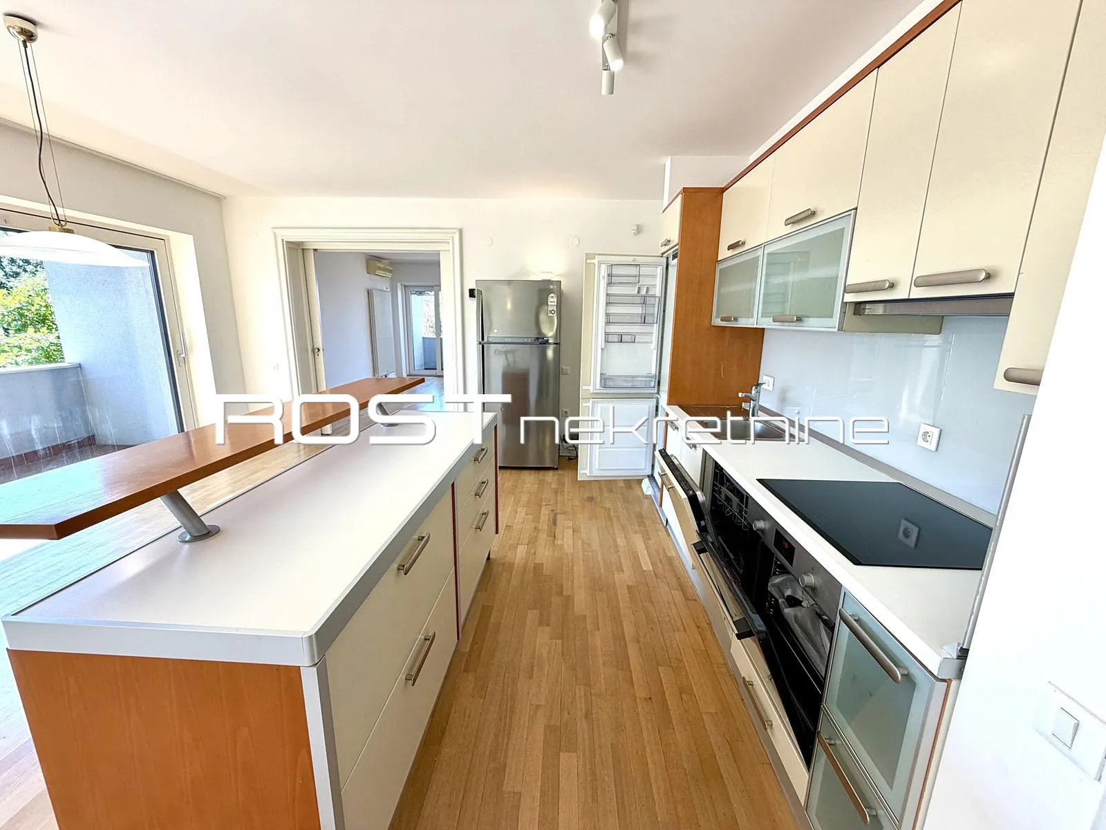 šalata - 160 m2, 4-sobni + 4 balkona + garaža + 3 parkinga - lux - slika 8