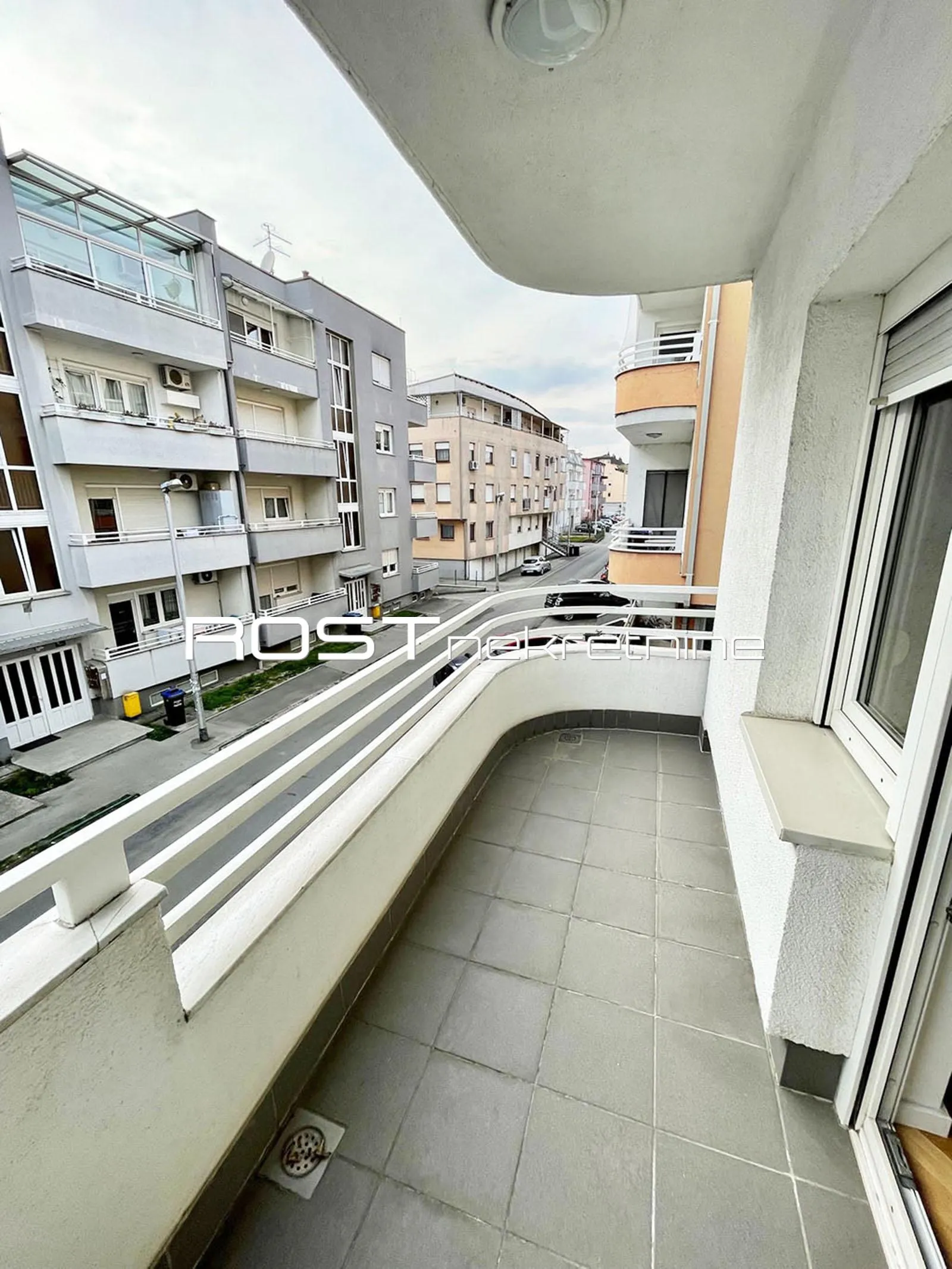 kajzerica - podbrežje - 60 m2, 3-sobni + balkon + garaža - atraktivni - slika 25