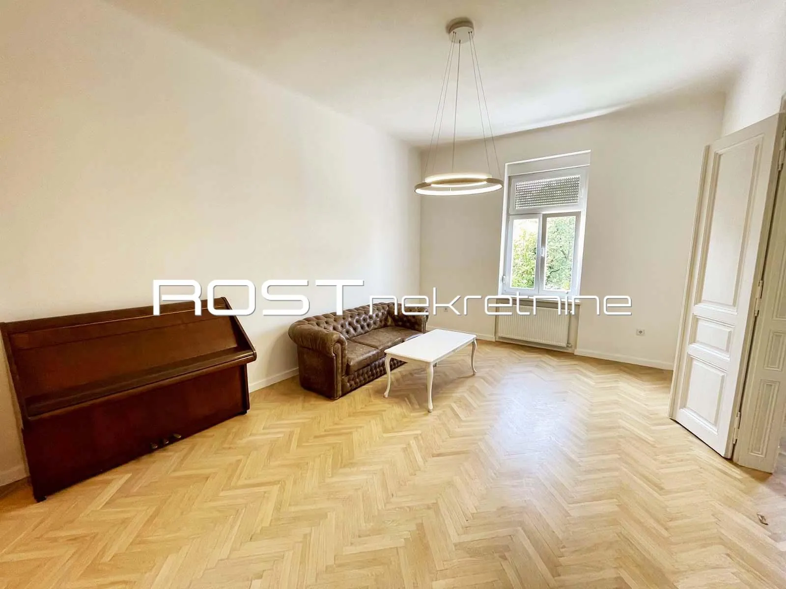 centar - trg petra svačića - 97 m2, 4-sobni + balkon - sve novo - slika 5