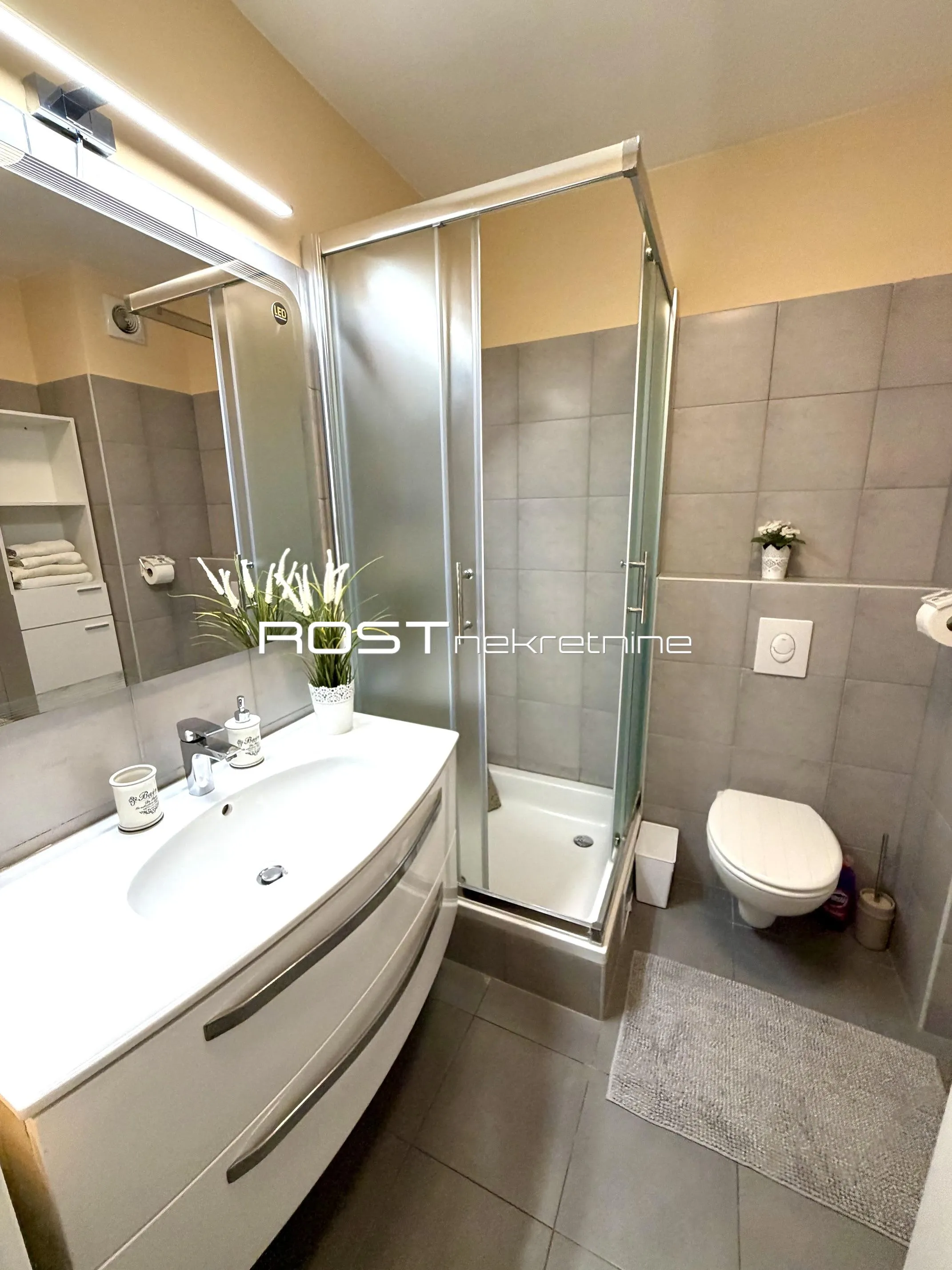 novi zagreb - zapruđe - 47 m2, 2-sobni + balkon + parking - lux - slika 18