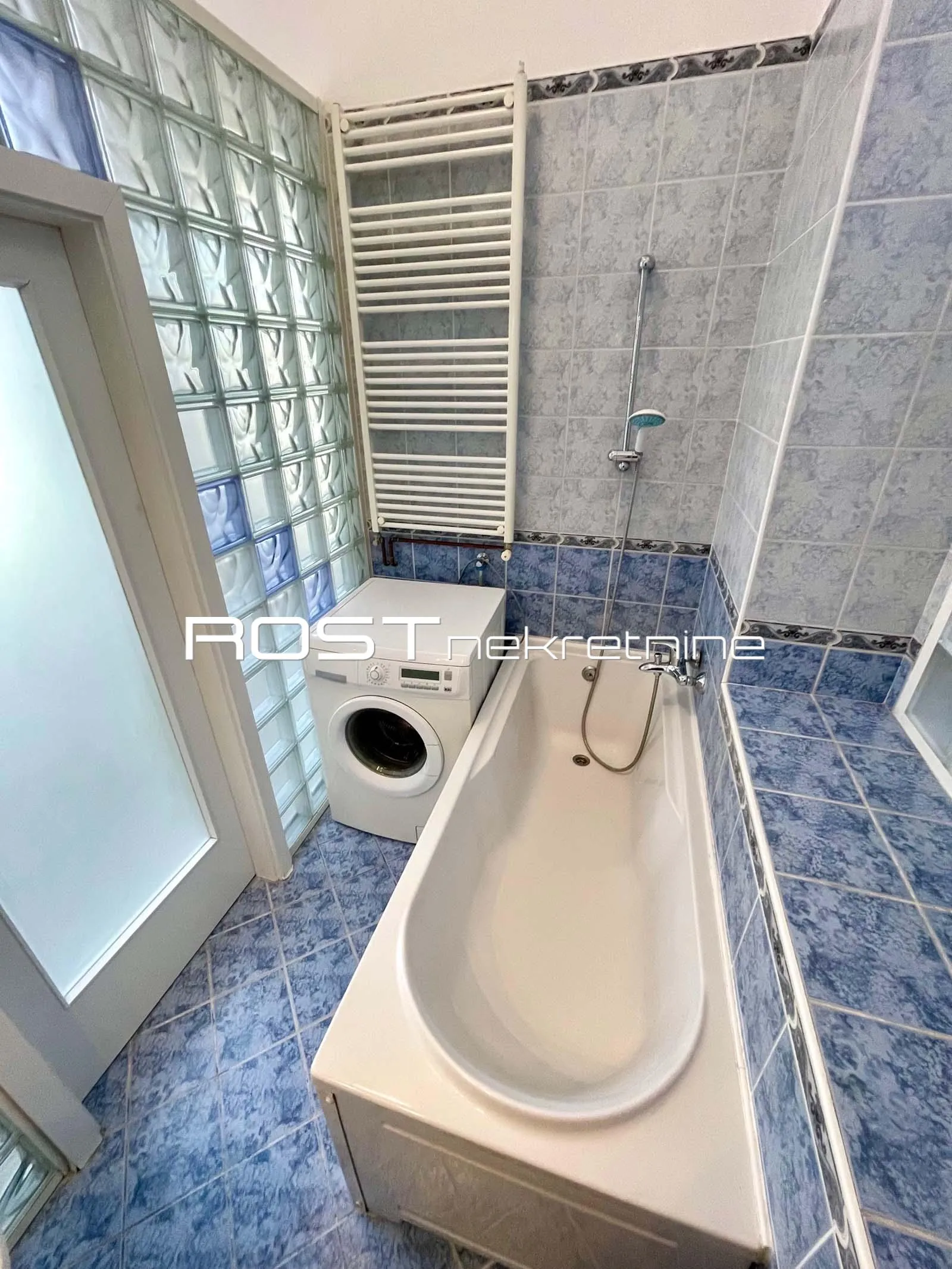 centar - trg petra svačića - 97 m2, 4-sobni + balkon - sve novo - slika 26