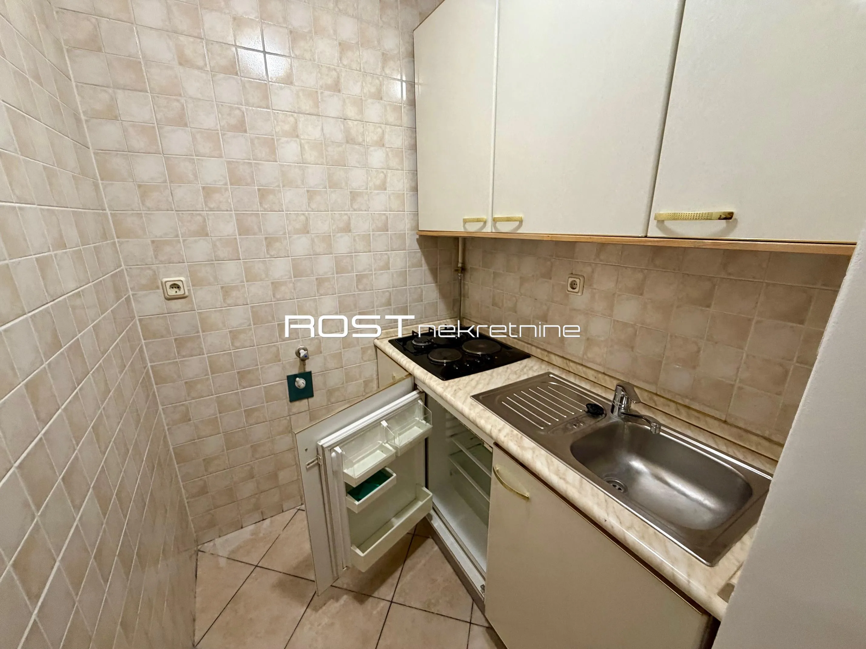 centar - iblerov trg - 105 m2, 4-sobni - novouređeni poslovni prostor - slika 16