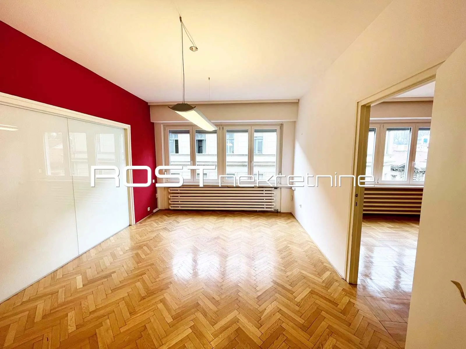 trg bana jelačića - 100 m2, 4-sobni + balkon - nenamješteni ured - slika 8